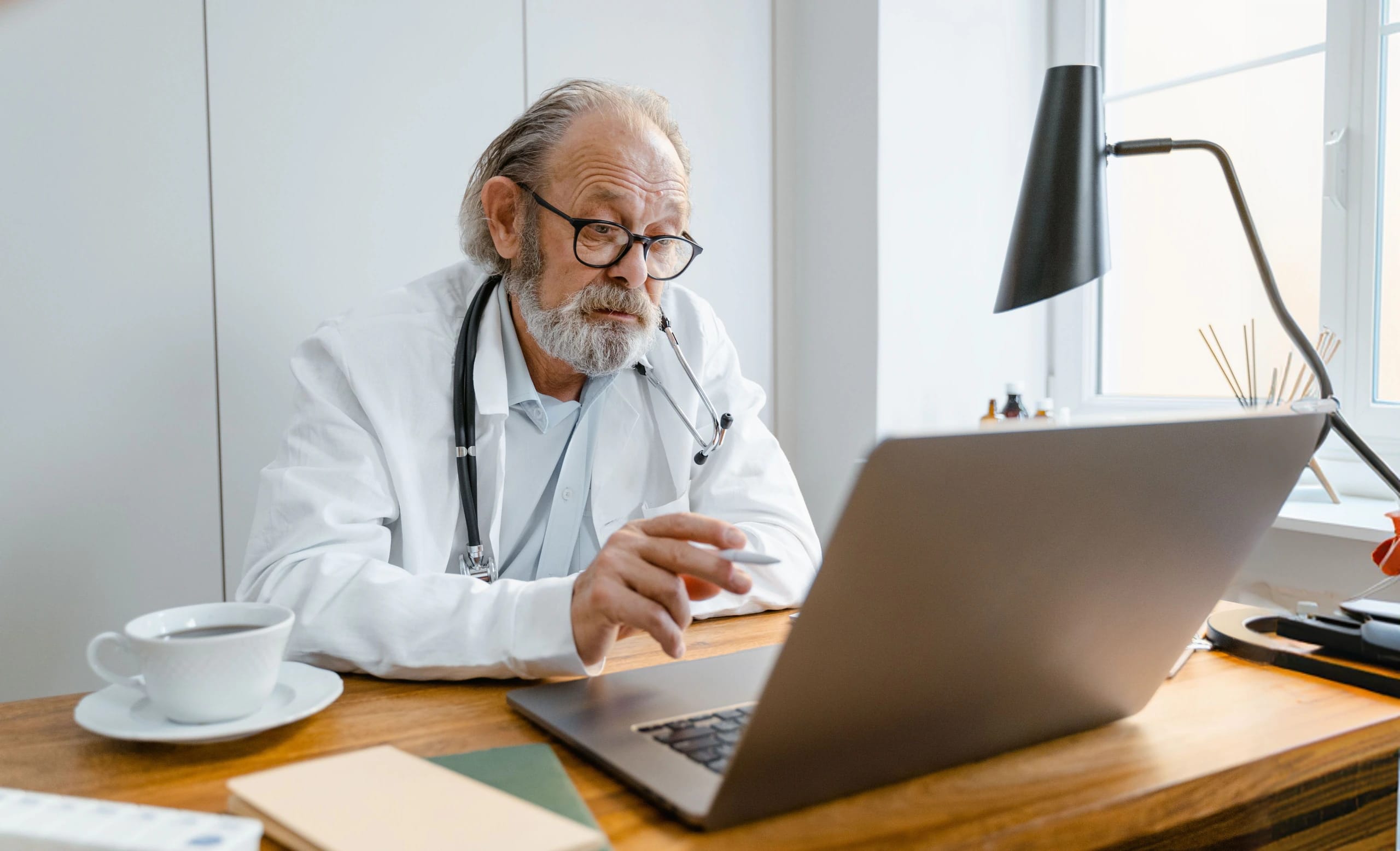 Patient booking an online doctor consultation with DoctorCareOnline in Spain, Italy, the United Kingdom and the Netherlands